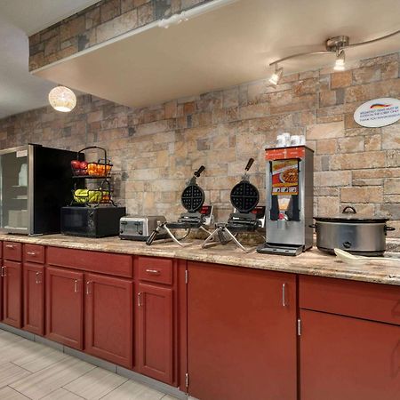 Baymont By Wyndham Muncie Near Ball State University Экстерьер фото