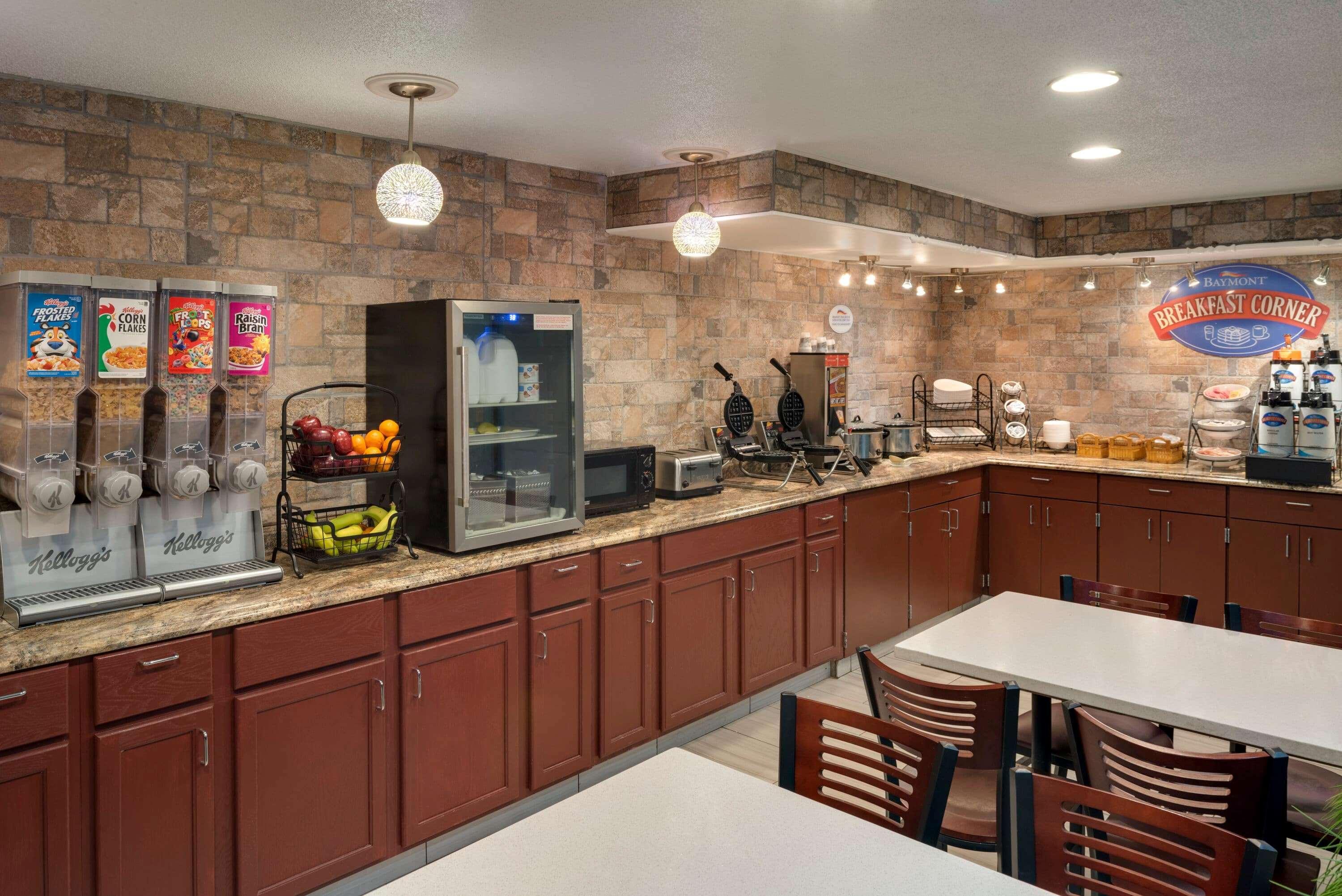 Baymont By Wyndham Muncie Near Ball State University Экстерьер фото